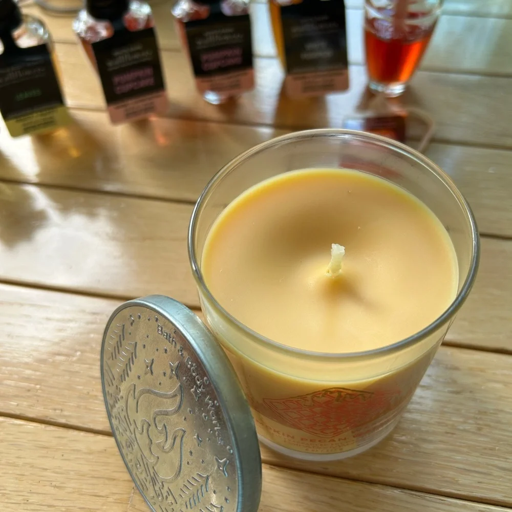 Awesome Autumn 🍂 Bath & Body Works Autumn wallflowers, candles and plug-ins - Picture 6 of 11